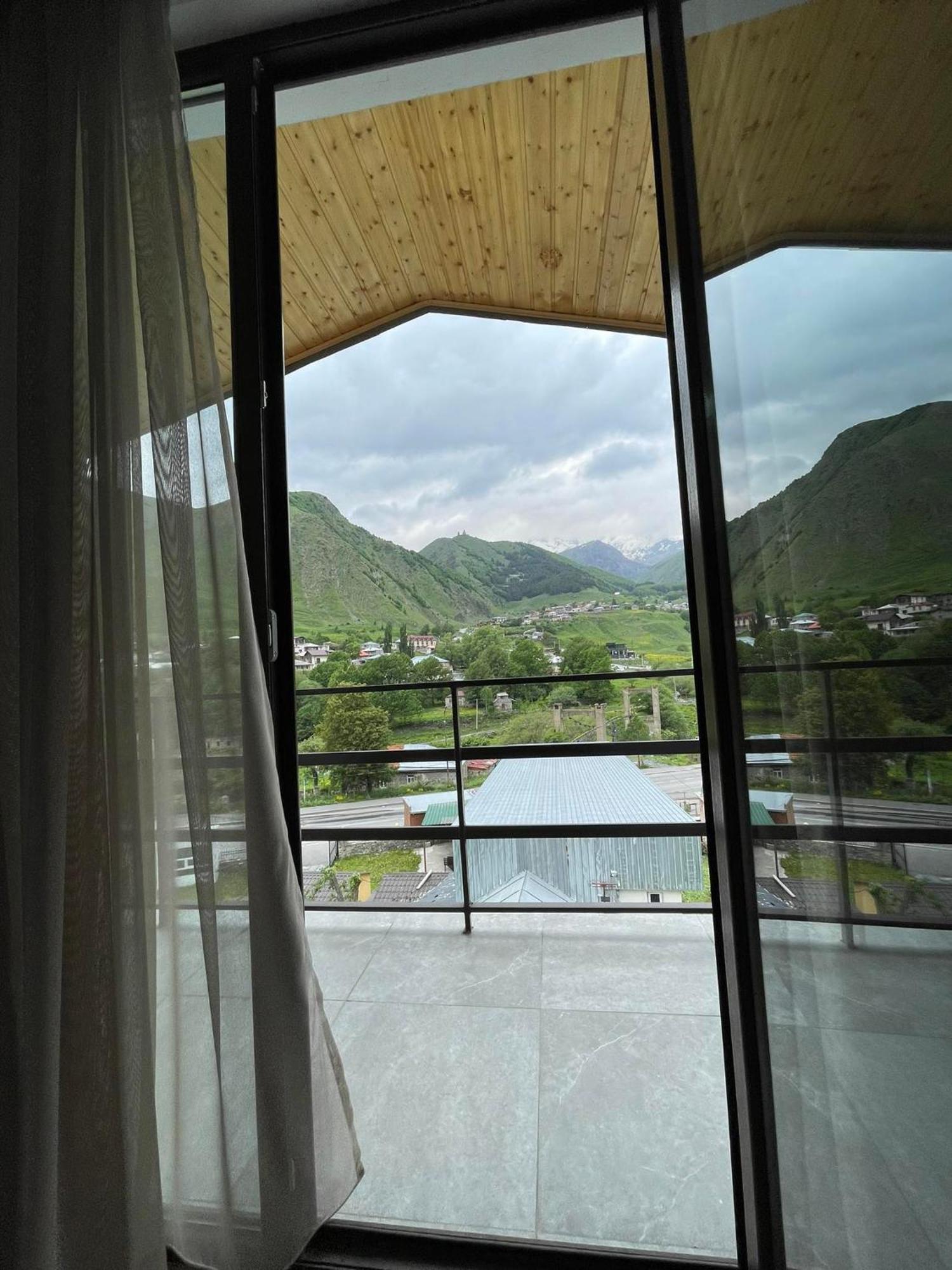 Hotel Shina Kasbegi Buitenkant foto